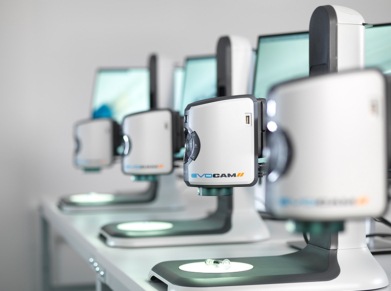 04-EVO-Cam-II_digital-microscope-4_in_a_row_768x572px 4 EVO CAM II digital microscopes in a row